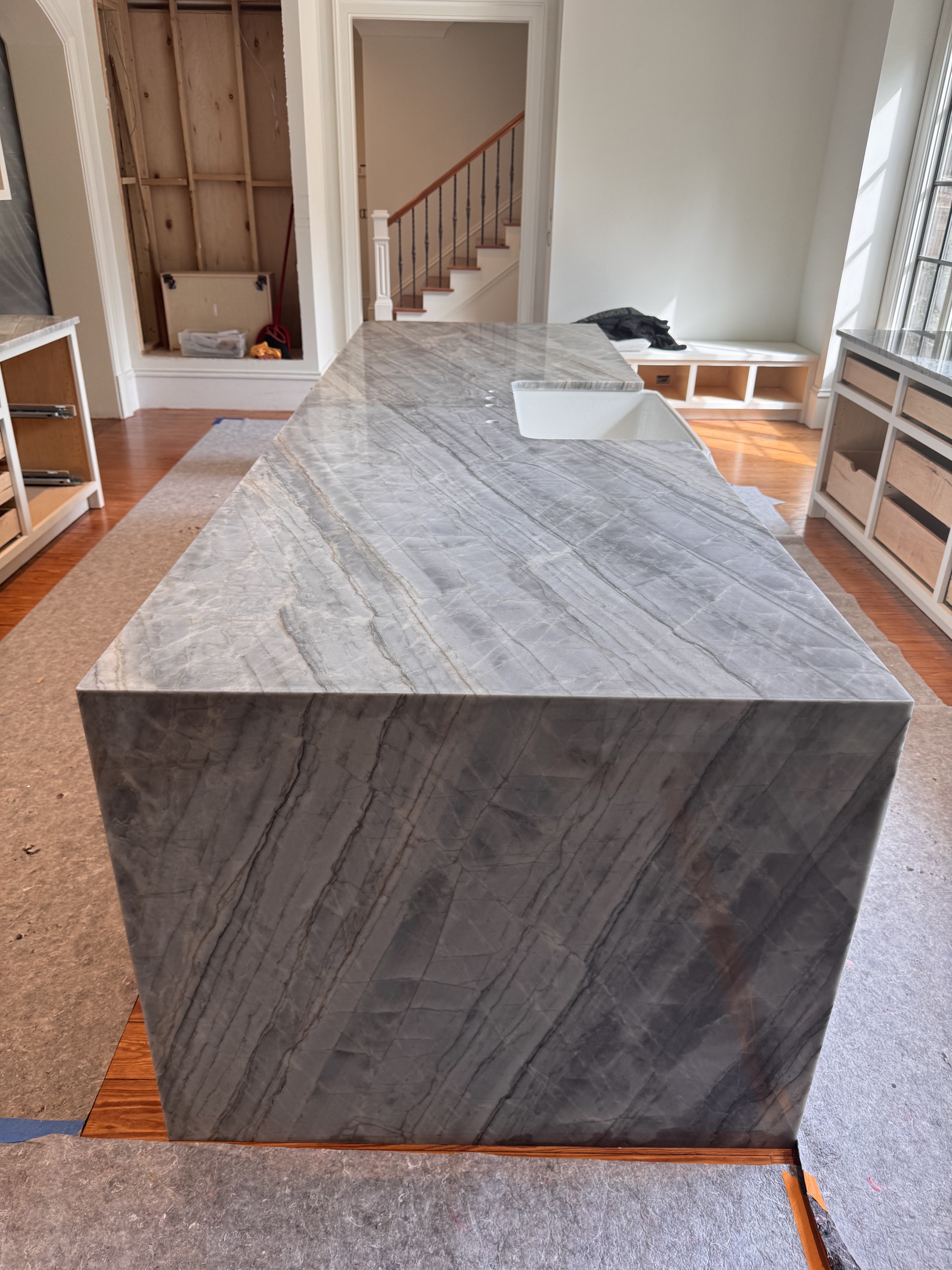 Quartzite Waterfall Island